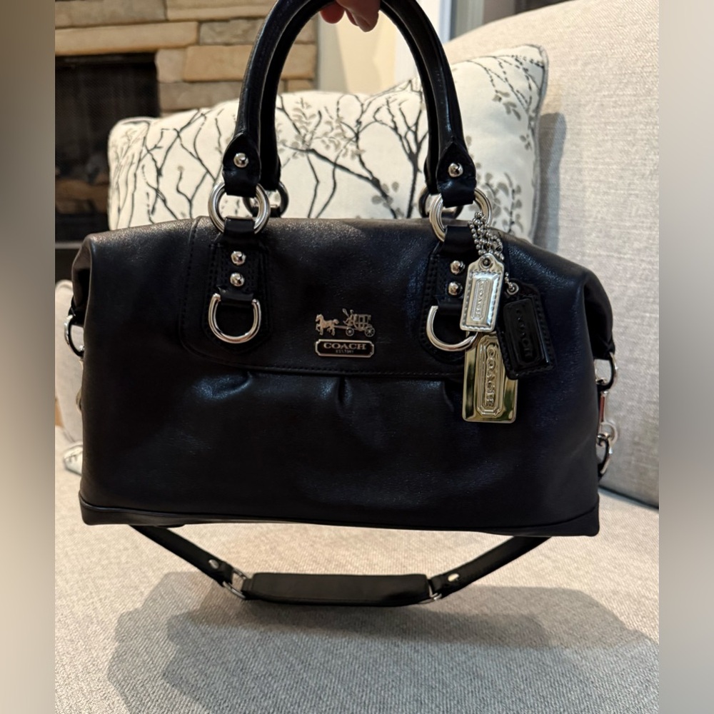 Coach authentic Madison satchel, almost new black color.